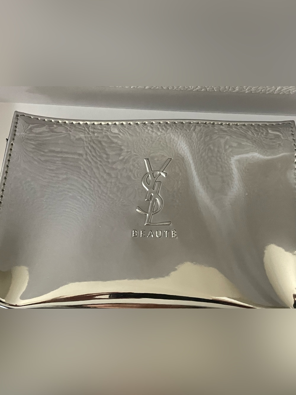 Yves Saint Laurent Beauty Silver Pouch & 3 Empty Travel Boxes - Picture 7 of 9